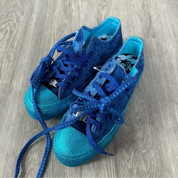 Converse Blue and Teal Women's Shoes - Picture 1 of 8